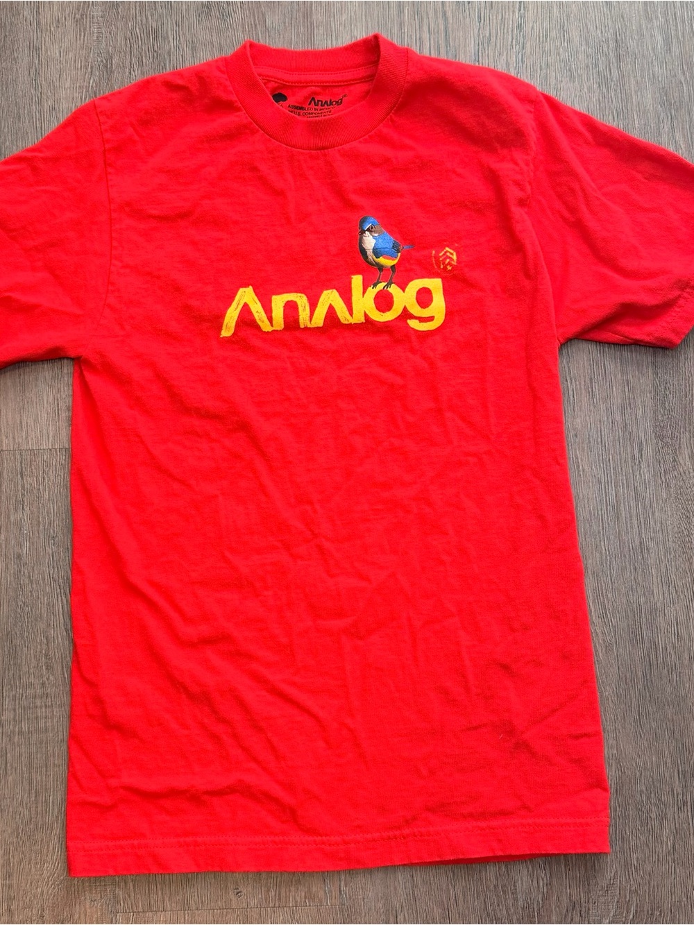 Vintage Y2K Analog Mens Small Red Bird Graphic T Shirt Skate Streetwear Logo Tee